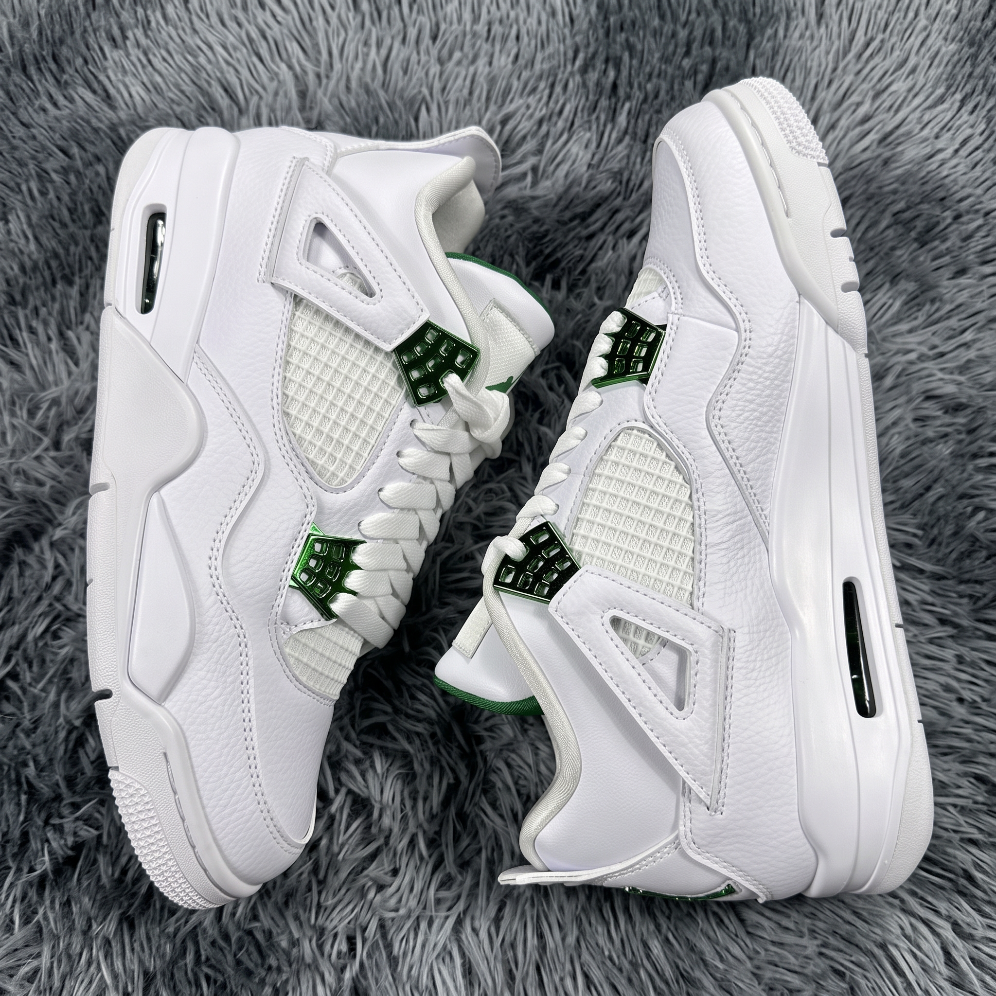Air Jordan 4 Retro Pine Green