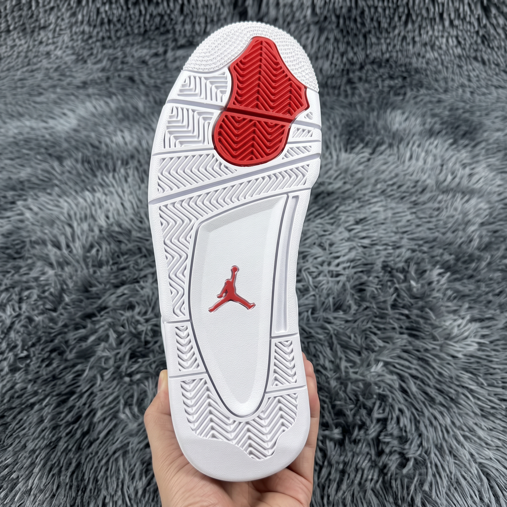 Air Jordan 4 Retro “Metallic Red”