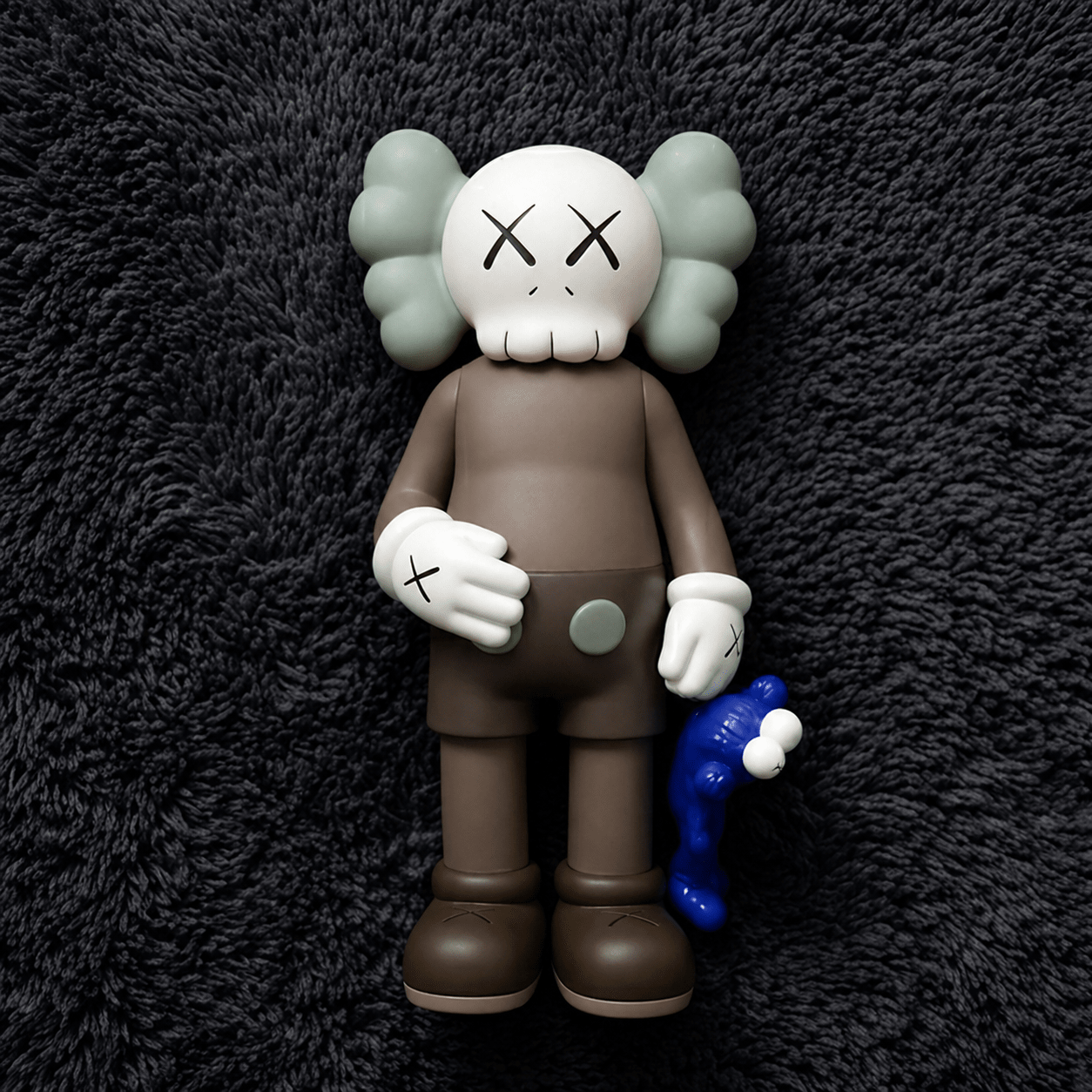KAWS "SHARE" Companion Figure