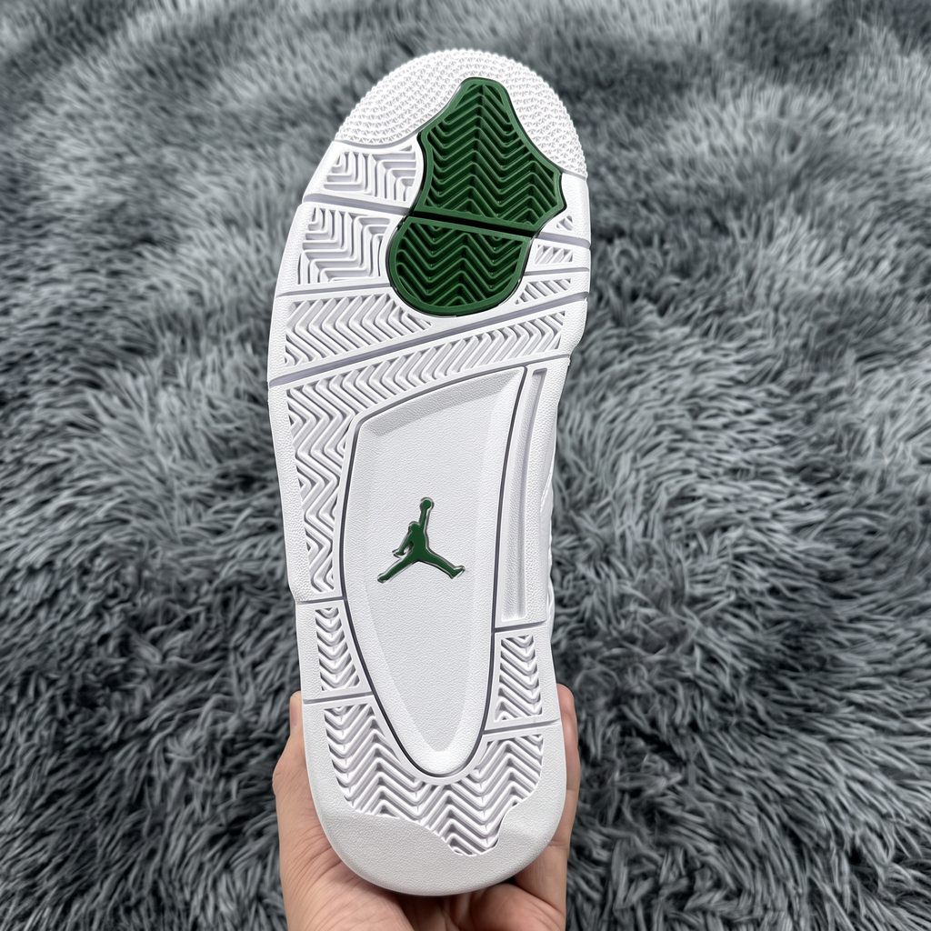 Air Jordan 4 Retro Pine Green